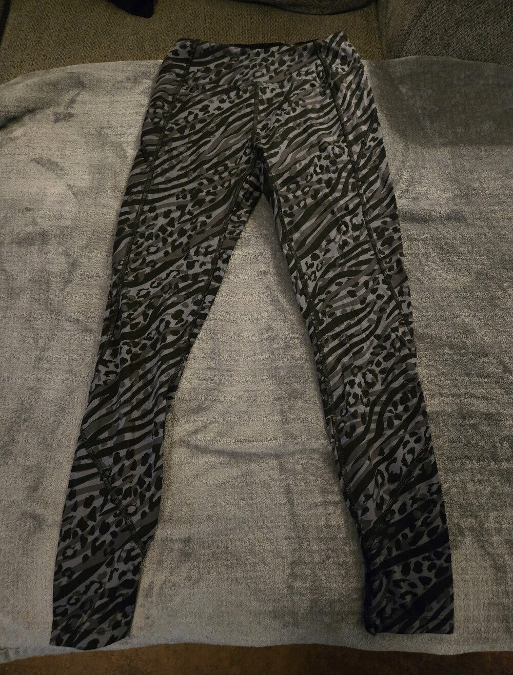 PINK Victoria's Secret Grey & Black Animal Print Leggings